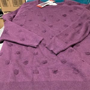 Brand new Leo & Nicole size Medium in a nice shade of purple.